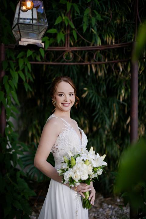 casamento-casar-noiva-make-buque-madrinha-brinde-espaço-fernanda-naves-chofer-vestido-cabelo-noivo-terno-madrinha-padrinho-daniel-custodio-uberlandia-minas-gerais-fotografo-chacara-coco-bambu-cerimonial-igreja-das-dores-decoração-musical-padre-aliança-'