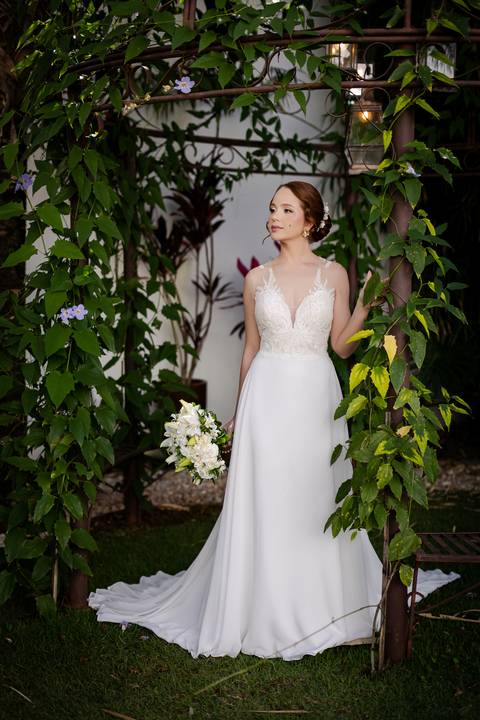 casamento-casar-noiva-make-buque-madrinha-brinde-espaço-fernanda-naves-chofer-vestido-cabelo-noivo-terno-madrinha-padrinho-daniel-custodio-uberlandia-minas-gerais-fotografo-chacara-coco-bambu-cerimonial-igreja-das-dores-decoração-musical-padre-aliança-'