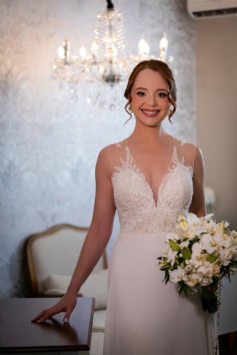 casamento-casar-noiva-make-buque-madrinha-brinde-espaço-fernanda-naves-chofer-vestido-cabelo-noivo-terno-madrinha-padrinho-daniel-custodio-uberlandia-minas-gerais-fotografo-chacara-coco-bambu-cerimonial-igreja-das-dores-decoração-musical-padre-aliança-'