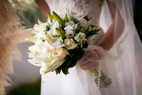 casamento-casar-noiva-make-buque-madrinha-brinde-espaço-fernanda-naves-chofer-vestido-cabelo-noivo-terno-madrinha-padrinho-daniel-custodio-uberlandia-minas-gerais-fotografo-chacara-coco-bambu-cerimonial-igreja-das-dores-decoração-musical-padre-aliança-'