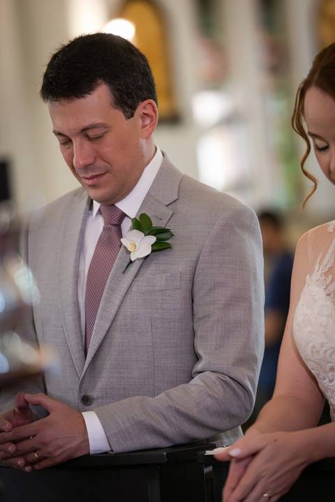casamento-casar-noiva-make-buque-madrinha-brinde-espaço-fernanda-naves-chofer-vestido-cabelo-noivo-terno-madrinha-padrinho-daniel-custodio-uberlandia-minas-gerais-fotografo-chacara-coco-bambu-cerimonial-igreja-das-dores-decoração-musical-padre-aliança-'