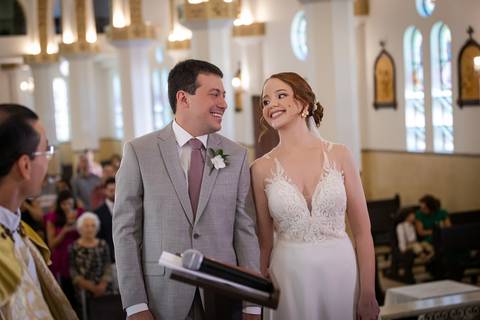 casamento-casar-noiva-make-buque-madrinha-brinde-espaço-fernanda-naves-chofer-vestido-cabelo-noivo-terno-madrinha-padrinho-daniel-custodio-uberlandia-minas-gerais-fotografo-chacara-coco-bambu-cerimonial-igreja-das-dores-decoração-musical-padre-aliança-'