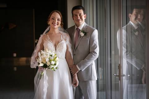 casamento-casar-noiva-make-buque-madrinha-brinde-espaço-fernanda-naves-chofer-vestido-cabelo-noivo-terno-madrinha-padrinho-daniel-custodio-uberlandia-minas-gerais-fotografo-chacara-coco-bambu-cerimonial-igreja-das-dores-decoração-musical-padre-aliança-'