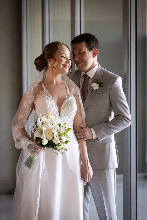 casamento-casar-noiva-make-buque-madrinha-brinde-espaço-fernanda-naves-chofer-vestido-cabelo-noivo-terno-madrinha-padrinho-daniel-custodio-uberlandia-minas-gerais-fotografo-chacara-coco-bambu-cerimonial-igreja-das-dores-decoração-musical-padre-aliança-'