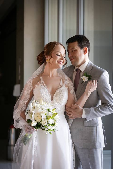 casamento-casar-noiva-make-buque-madrinha-brinde-espaço-fernanda-naves-chofer-vestido-cabelo-noivo-terno-madrinha-padrinho-daniel-custodio-uberlandia-minas-gerais-fotografo-chacara-coco-bambu-cerimonial-igreja-das-dores-decoração-musical-padre-aliança-'