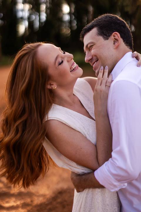 casamento-casar-noiva-make-buque-madrinha-brinde-espaço-fernanda-naves-chofer-vestido-cabelo-noivo-terno-madrinha-padrinho-daniel-custodio-uberlandia-minas-gerais-fotografo-chacara-coco-bambu-cerimonial-igreja-das-dores-decoração-musical-padre-aliança-'