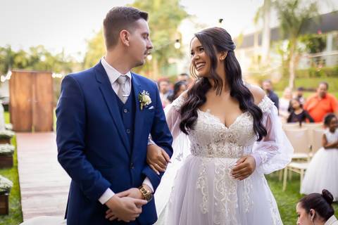 casamento-casar-cerimonia-make-noiva-noivo-vestido-terno-maquiagem-buque-vestido-daniel-custodio-fotografo-fotos-chacara-po-do-sol-uberlandia-minas-madrinha-padrinho-carro-lua-de-mel-banda-wedding-buffet-cerimonial-louge-brinde-doce-psita-dj-pista-love'