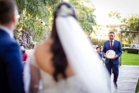 casamento-casar-cerimonia-make-noiva-noivo-vestido-terno-maquiagem-buque-vestido-daniel-custodio-fotografo-fotos-chacara-po-do-sol-uberlandia-minas-madrinha-padrinho-carro-lua-de-mel-banda-wedding-buffet-cerimonial-louge-brinde-doce-psita-dj-pista-love'