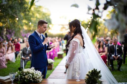 casamento-casar-cerimonia-make-noiva-noivo-vestido-terno-maquiagem-buque-vestido-daniel-custodio-fotografo-fotos-chacara-po-do-sol-uberlandia-minas-madrinha-padrinho-carro-lua-de-mel-banda-wedding-buffet-cerimonial-louge-brinde-doce-psita-dj-pista-love'