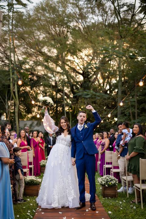 casamento-casar-cerimonia-make-noiva-noivo-vestido-terno-maquiagem-buque-vestido-daniel-custodio-fotografo-fotos-chacara-po-do-sol-uberlandia-minas-madrinha-padrinho-carro-lua-de-mel-banda-wedding-buffet-cerimonial-louge-brinde-doce-psita-dj-pista-love'