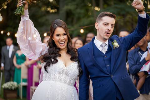 casamento-casar-cerimonia-make-noiva-noivo-vestido-terno-maquiagem-buque-vestido-daniel-custodio-fotografo-fotos-chacara-po-do-sol-uberlandia-minas-madrinha-padrinho-carro-lua-de-mel-banda-wedding-buffet-cerimonial-louge-brinde-doce-psita-dj-pista-love'