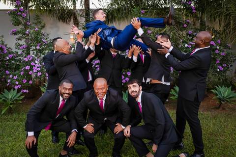 casamento-casar-cerimonia-make-noiva-noivo-vestido-terno-maquiagem-buque-vestido-daniel-custodio-fotografo-fotos-chacara-po-do-sol-uberlandia-minas-madrinha-padrinho-carro-lua-de-mel-banda-wedding-buffet-cerimonial-louge-brinde-doce-psita-dj-pista-love'