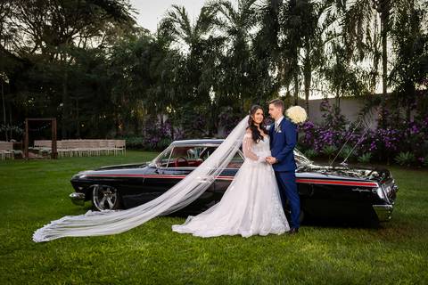 casamento-casar-cerimonia-make-noiva-noivo-vestido-terno-maquiagem-buque-vestido-daniel-custodio-fotografo-fotos-chacara-po-do-sol-uberlandia-minas-madrinha-padrinho-carro-lua-de-mel-banda-wedding-buffet-cerimonial-louge-brinde-doce-psita-dj-pista-love'