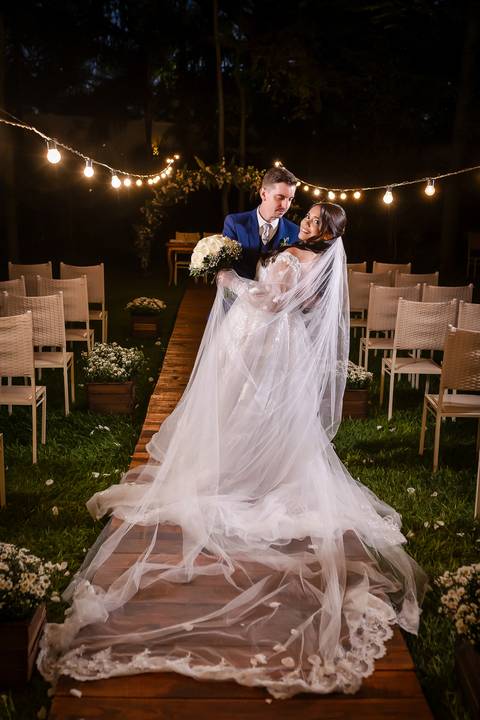 casamento-casar-cerimonia-make-noiva-noivo-vestido-terno-maquiagem-buque-vestido-daniel-custodio-fotografo-fotos-chacara-po-do-sol-uberlandia-minas-madrinha-padrinho-carro-lua-de-mel-banda-wedding-buffet-cerimonial-louge-brinde-doce-psita-dj-pista-love'