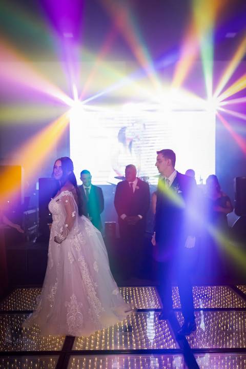 casamento-casar-cerimonia-make-noiva-noivo-vestido-terno-maquiagem-buque-vestido-daniel-custodio-fotografo-fotos-chacara-po-do-sol-uberlandia-minas-madrinha-padrinho-carro-lua-de-mel-banda-wedding-buffet-cerimonial-louge-brinde-doce-psita-dj-pista-love'