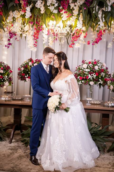 casamento-casar-cerimonia-make-noiva-noivo-vestido-terno-maquiagem-buque-vestido-daniel-custodio-fotografo-fotos-chacara-po-do-sol-uberlandia-minas-madrinha-padrinho-carro-lua-de-mel-banda-wedding-buffet-cerimonial-louge-brinde-doce-psita-dj-pista-love'