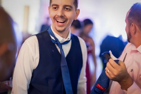 casamento-casar-cerimonia-make-noiva-noivo-vestido-terno-maquiagem-buque-vestido-daniel-custodio-fotografo-fotos-chacara-po-do-sol-uberlandia-minas-madrinha-padrinho-carro-lua-de-mel-banda-wedding-buffet-cerimonial-louge-brinde-doce-psita-dj-pista-love'