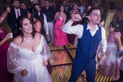 casamento-casar-cerimonia-make-noiva-noivo-vestido-terno-maquiagem-buque-vestido-daniel-custodio-fotografo-fotos-chacara-po-do-sol-uberlandia-minas-madrinha-padrinho-carro-lua-de-mel-banda-wedding-buffet-cerimonial-louge-brinde-doce-psita-dj-pista-love'