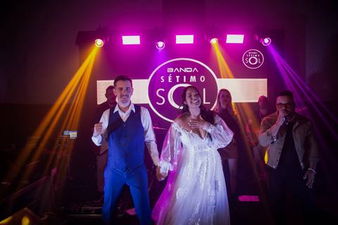 casamento-casar-cerimonia-make-noiva-noivo-vestido-terno-maquiagem-buque-vestido-daniel-custodio-fotografo-fotos-chacara-po-do-sol-uberlandia-minas-madrinha-padrinho-carro-lua-de-mel-banda-wedding-buffet-cerimonial-louge-brinde-doce-psita-dj-pista-love'