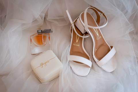 casamento-casar-cerimonia-make-noiva-noivo-vestido-terno-maquiagem-buque-vestido-daniel-custodio-fotografo-fotos-chacara-po-do-sol-uberlandia-minas-madrinha-padrinho-carro-lua-de-mel-banda-wedding-buffet-cerimonial-louge-brinde-doce-psita-dj-pista-love'