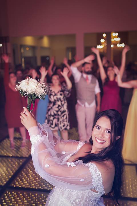 casamento-casar-cerimonia-make-noiva-noivo-vestido-terno-maquiagem-buque-vestido-daniel-custodio-fotografo-fotos-chacara-po-do-sol-uberlandia-minas-madrinha-padrinho-carro-lua-de-mel-banda-wedding-buffet-cerimonial-louge-brinde-doce-psita-dj-pista-love'