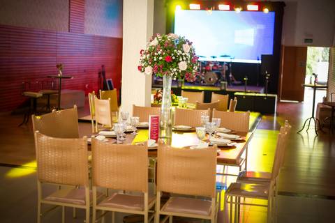 casamento-casar-cerimonia-make-noiva-noivo-vestido-terno-maquiagem-buque-vestido-daniel-custodio-fotografo-fotos-chacara-po-do-sol-uberlandia-minas-madrinha-padrinho-carro-lua-de-mel-banda-wedding-buffet-cerimonial-louge-brinde-doce-psita-dj-pista-love'