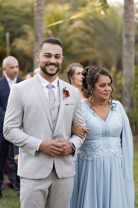 casamento-casar-cerimonia-make-noiva-noivo-vestido-terno-maquiagem-buque-vestido-daniel-custodio-fotografo-fotos-chacara-po-do-sol-uberlandia-minas-madrinha-padrinho-carro-lua-de-mel-banda-wedding-buffet-cerimonial-louge-brinde-doce-psita-dj-pista-love'