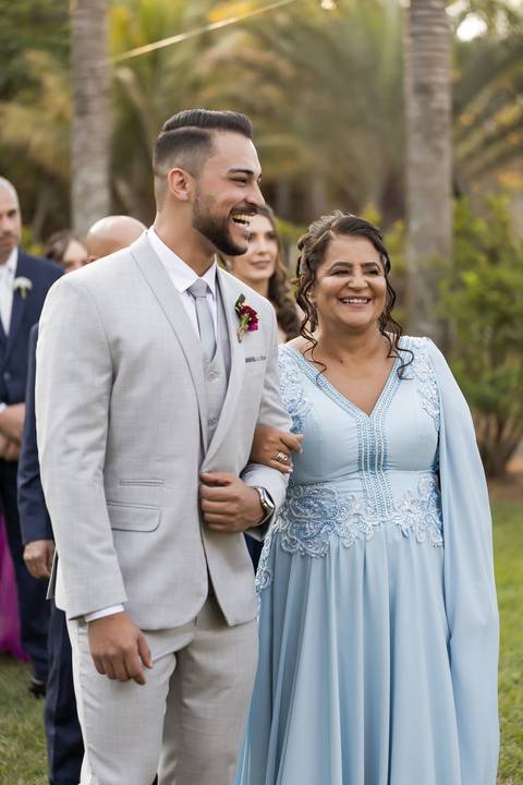 casamento-casar-cerimonia-make-noiva-noivo-vestido-terno-maquiagem-buque-vestido-daniel-custodio-fotografo-fotos-chacara-po-do-sol-uberlandia-minas-madrinha-padrinho-carro-lua-de-mel-banda-wedding-buffet-cerimonial-louge-brinde-doce-psita-dj-pista-love'