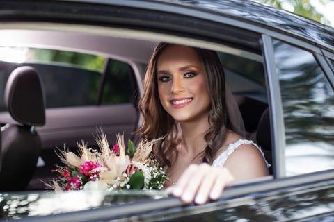 casamento-casar-cerimonia-make-noiva-noivo-vestido-terno-maquiagem-buque-vestido-daniel-custodio-fotografo-fotos-chacara-po-do-sol-uberlandia-minas-madrinha-padrinho-carro-lua-de-mel-banda-wedding-buffet-cerimonial-louge-brinde-doce-psita-dj-pista-love'