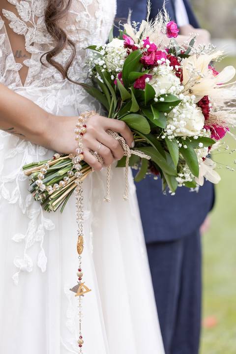 casamento-casar-cerimonia-make-noiva-noivo-vestido-terno-maquiagem-buque-vestido-daniel-custodio-fotografo-fotos-chacara-po-do-sol-uberlandia-minas-madrinha-padrinho-carro-lua-de-mel-banda-wedding-buffet-cerimonial-louge-brinde-doce-psita-dj-pista-love'