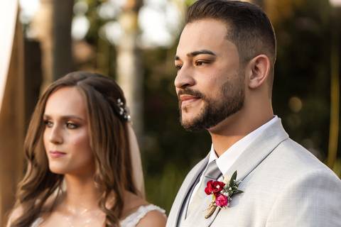 casamento-casar-cerimonia-make-noiva-noivo-vestido-terno-maquiagem-buque-vestido-daniel-custodio-fotografo-fotos-chacara-po-do-sol-uberlandia-minas-madrinha-padrinho-carro-lua-de-mel-banda-wedding-buffet-cerimonial-louge-brinde-doce-psita-dj-pista-love'