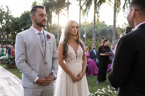 casamento-casar-cerimonia-make-noiva-noivo-vestido-terno-maquiagem-buque-vestido-daniel-custodio-fotografo-fotos-chacara-po-do-sol-uberlandia-minas-madrinha-padrinho-carro-lua-de-mel-banda-wedding-buffet-cerimonial-louge-brinde-doce-psita-dj-pista-love'