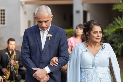 casamento-casar-cerimonia-make-noiva-noivo-vestido-terno-maquiagem-buque-vestido-daniel-custodio-fotografo-fotos-chacara-po-do-sol-uberlandia-minas-madrinha-padrinho-carro-lua-de-mel-banda-wedding-buffet-cerimonial-louge-brinde-doce-psita-dj-pista-love'