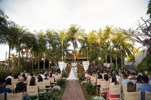 casamento-casar-cerimonia-make-noiva-noivo-vestido-terno-maquiagem-buque-vestido-daniel-custodio-fotografo-fotos-chacara-po-do-sol-uberlandia-minas-madrinha-padrinho-carro-lua-de-mel-banda-wedding-buffet-cerimonial-louge-brinde-doce-psita-dj-pista-love'