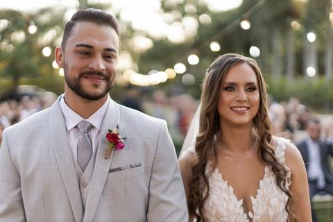 casamento-casar-cerimonia-make-noiva-noivo-vestido-terno-maquiagem-buque-vestido-daniel-custodio-fotografo-fotos-chacara-po-do-sol-uberlandia-minas-madrinha-padrinho-carro-lua-de-mel-banda-wedding-buffet-cerimonial-louge-brinde-doce-psita-dj-pista-love'