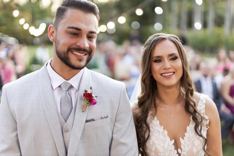 casamento-casar-cerimonia-make-noiva-noivo-vestido-terno-maquiagem-buque-vestido-daniel-custodio-fotografo-fotos-chacara-po-do-sol-uberlandia-minas-madrinha-padrinho-carro-lua-de-mel-banda-wedding-buffet-cerimonial-louge-brinde-doce-psita-dj-pista-love'