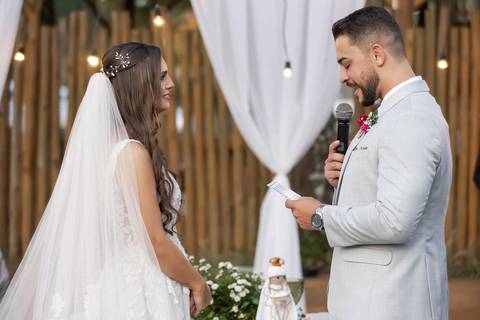 casamento-casar-cerimonia-make-noiva-noivo-vestido-terno-maquiagem-buque-vestido-daniel-custodio-fotografo-fotos-chacara-po-do-sol-uberlandia-minas-madrinha-padrinho-carro-lua-de-mel-banda-wedding-buffet-cerimonial-louge-brinde-doce-psita-dj-pista-love'