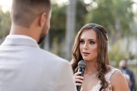 casamento-casar-cerimonia-make-noiva-noivo-vestido-terno-maquiagem-buque-vestido-daniel-custodio-fotografo-fotos-chacara-po-do-sol-uberlandia-minas-madrinha-padrinho-carro-lua-de-mel-banda-wedding-buffet-cerimonial-louge-brinde-doce-psita-dj-pista-love'