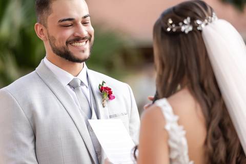 casamento-casar-cerimonia-make-noiva-noivo-vestido-terno-maquiagem-buque-vestido-daniel-custodio-fotografo-fotos-chacara-po-do-sol-uberlandia-minas-madrinha-padrinho-carro-lua-de-mel-banda-wedding-buffet-cerimonial-louge-brinde-doce-psita-dj-pista-love'