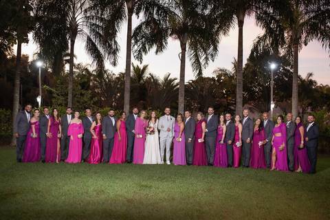 casamento-casar-cerimonia-make-noiva-noivo-vestido-terno-maquiagem-buque-vestido-daniel-custodio-fotografo-fotos-chacara-po-do-sol-uberlandia-minas-madrinha-padrinho-carro-lua-de-mel-banda-wedding-buffet-cerimonial-louge-brinde-doce-psita-dj-pista-love'