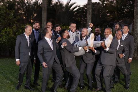 casamento-casar-cerimonia-make-noiva-noivo-vestido-terno-maquiagem-buque-vestido-daniel-custodio-fotografo-fotos-chacara-po-do-sol-uberlandia-minas-madrinha-padrinho-carro-lua-de-mel-banda-wedding-buffet-cerimonial-louge-brinde-doce-psita-dj-pista-love'