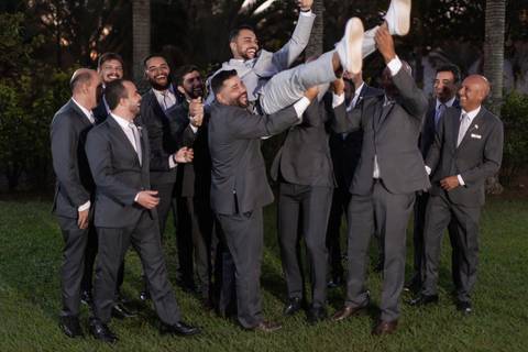 casamento-casar-cerimonia-make-noiva-noivo-vestido-terno-maquiagem-buque-vestido-daniel-custodio-fotografo-fotos-chacara-po-do-sol-uberlandia-minas-madrinha-padrinho-carro-lua-de-mel-banda-wedding-buffet-cerimonial-louge-brinde-doce-psita-dj-pista-love'