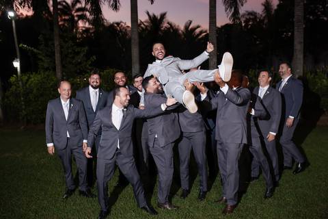 casamento-casar-cerimonia-make-noiva-noivo-vestido-terno-maquiagem-buque-vestido-daniel-custodio-fotografo-fotos-chacara-po-do-sol-uberlandia-minas-madrinha-padrinho-carro-lua-de-mel-banda-wedding-buffet-cerimonial-louge-brinde-doce-psita-dj-pista-love'