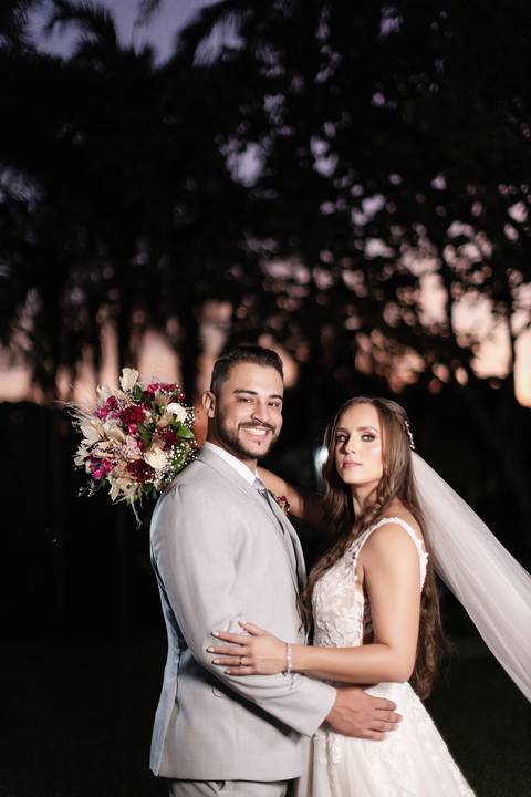 casamento-casar-cerimonia-make-noiva-noivo-vestido-terno-maquiagem-buque-vestido-daniel-custodio-fotografo-fotos-chacara-po-do-sol-uberlandia-minas-madrinha-padrinho-carro-lua-de-mel-banda-wedding-buffet-cerimonial-louge-brinde-doce-psita-dj-pista-love'