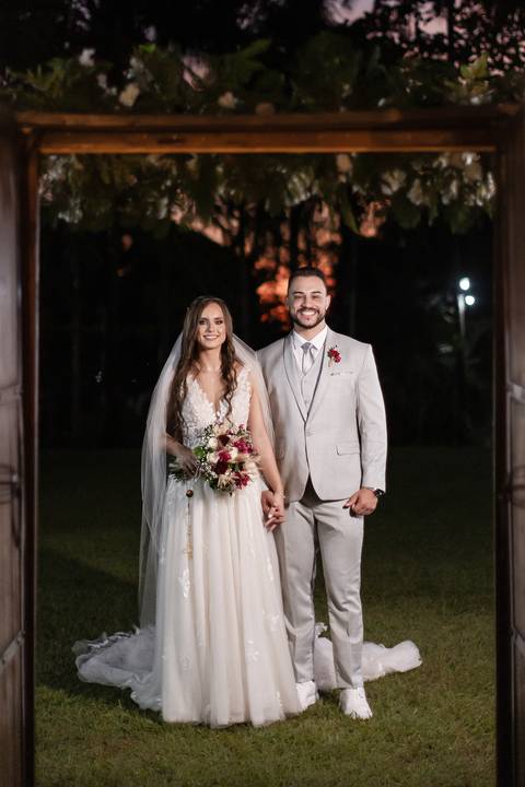 casamento-casar-cerimonia-make-noiva-noivo-vestido-terno-maquiagem-buque-vestido-daniel-custodio-fotografo-fotos-chacara-po-do-sol-uberlandia-minas-madrinha-padrinho-carro-lua-de-mel-banda-wedding-buffet-cerimonial-louge-brinde-doce-psita-dj-pista-love'