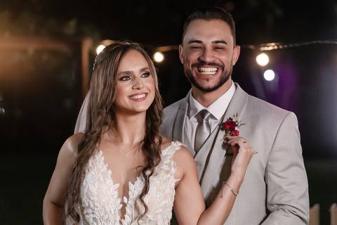 casamento-casar-cerimonia-make-noiva-noivo-vestido-terno-maquiagem-buque-vestido-daniel-custodio-fotografo-fotos-chacara-po-do-sol-uberlandia-minas-madrinha-padrinho-carro-lua-de-mel-banda-wedding-buffet-cerimonial-louge-brinde-doce-psita-dj-pista-love'