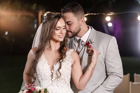 casamento-casar-cerimonia-make-noiva-noivo-vestido-terno-maquiagem-buque-vestido-daniel-custodio-fotografo-fotos-chacara-po-do-sol-uberlandia-minas-madrinha-padrinho-carro-lua-de-mel-banda-wedding-buffet-cerimonial-louge-brinde-doce-psita-dj-pista-love'