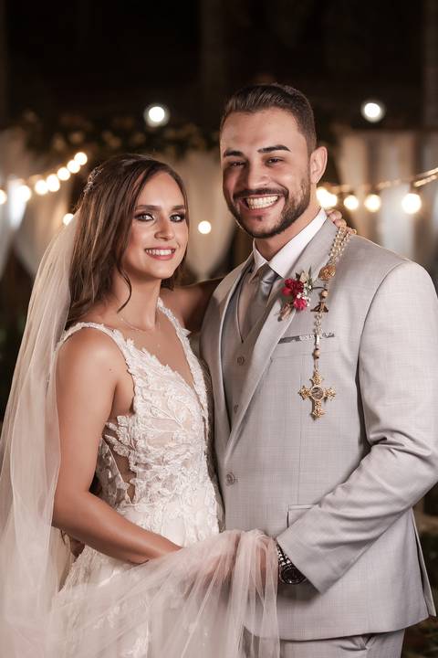 casamento-casar-cerimonia-make-noiva-noivo-vestido-terno-maquiagem-buque-vestido-daniel-custodio-fotografo-fotos-chacara-po-do-sol-uberlandia-minas-madrinha-padrinho-carro-lua-de-mel-banda-wedding-buffet-cerimonial-louge-brinde-doce-psita-dj-pista-love'