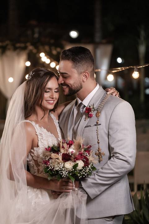 casamento-casar-cerimonia-make-noiva-noivo-vestido-terno-maquiagem-buque-vestido-daniel-custodio-fotografo-fotos-chacara-po-do-sol-uberlandia-minas-madrinha-padrinho-carro-lua-de-mel-banda-wedding-buffet-cerimonial-louge-brinde-doce-psita-dj-pista-love'