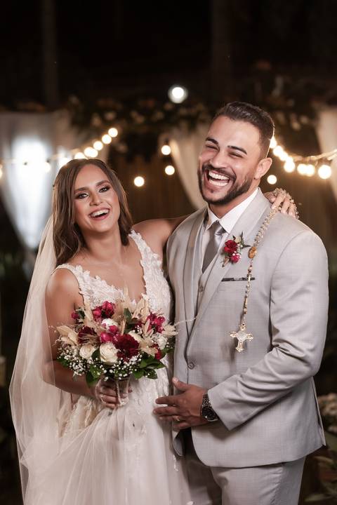 casamento-casar-cerimonia-make-noiva-noivo-vestido-terno-maquiagem-buque-vestido-daniel-custodio-fotografo-fotos-chacara-po-do-sol-uberlandia-minas-madrinha-padrinho-carro-lua-de-mel-banda-wedding-buffet-cerimonial-louge-brinde-doce-psita-dj-pista-love'